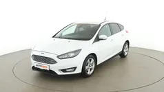 Weiß Gebraucht 2015 Ford Focus Titanium Limousine | € 9.390 (Etwas zu teuer)