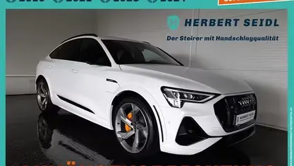 Gebraucht Audi e-tron S-Line 369 kW (503 PS) 2022 Gletscherweißmetallic SUV