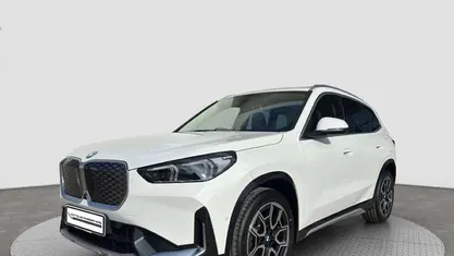 Weiß Neu 2026 BMW iX1 xLine SUV | € 52.600 (Fairer Preis)