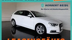 Weiß Gebraucht 2020 Audi A3 Sportback e-tron Sport Limousine | € 21.980 (Fairer Preis)