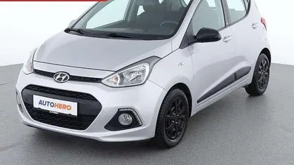 Grau Gebraucht 2016 Hyundai i10 Blackline Kleinwagen | € 8.390 (Fairer Preis)