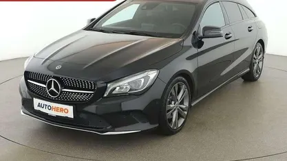 Gebraucht Mercedes CLA180 Shooting Brake Urban 109 PS (80 kW) 2017 Schwarz Kombi