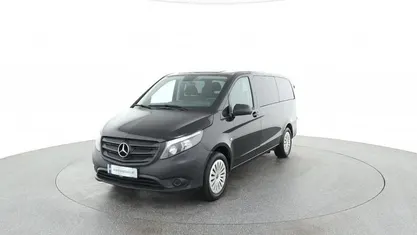 Gebraucht Mercedes Vito 163 PS (119 kW) 2023 Obsidianschwarz meta Van