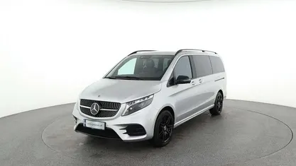Brillantsilber metal Gebraucht 2024 Mercedes V300 Exclusive Van / Kleinbus | € 126.000