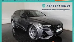 Grau Gebraucht 2021 Audi e-tron S-Line SUV | € 38.470 (Fairer Preis)