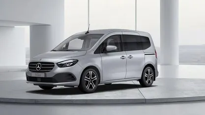 Gebraucht Mercedes T180 131 PS (96 kW) 2025 Silber Van / Kleinbus