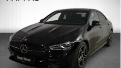 Kosmosschwarz metallic Gebraucht 2024 Mercedes CLA180 AMG line Limousine | € 39.800 (Fairer Preis)