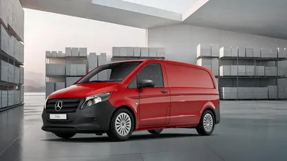 Rot Gebraucht 2025 Mercedes Vito Van | € 52.788 (Guter Preis)
