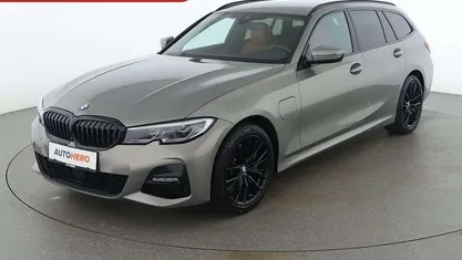Gebraucht BMW 330e M Sport 184 PS (135 kW) 2021 Grau Kombi
