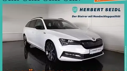Moonweißmetallic Gebraucht 2022 Skoda Superb SportLine Kombi | € 26.880 (Etwas zu teuer)