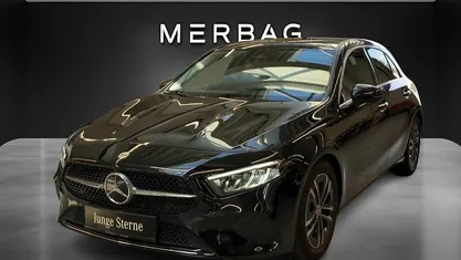 Kosmosschwarz metallic Gebraucht 2024 Mercedes A180 Edition Limousine | € 33.990 (Fairer Preis)