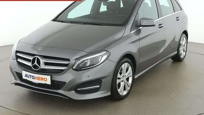 Grau Gebraucht 2017 Mercedes B200 Urban Van / Kleinbus | € 16.990 (Guter Preis)