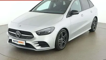 Gebraucht Mercedes B200 AMG line 150 PS (110 kW) 2022 Grau Van / Kleinbus