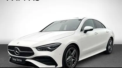 Gebraucht Mercedes CLA200 AMG line 163 PS (119 kW) 2025 Polarweiß Coupé