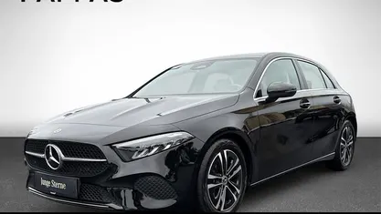 Nachtschwarz Gebraucht 2024 Mercedes A200 Limousine | € 36.950 (Fairer Preis)