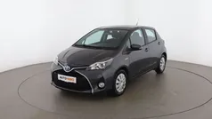 Grau Gebraucht 2015 Toyota Yaris Hybrid Active Limousine | € 10.390 (Fairer Preis)