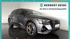 Grau Gebraucht 2022 Audi e-tron S-Line SUV | € 54.980 (Fairer Preis)
