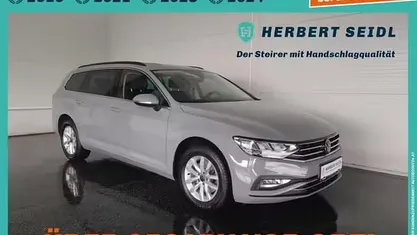 Mondsteingrau Gebraucht 2022 VW Passat Business Kombi | € 21.480 (Fairer Preis)
