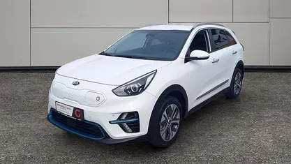 Weiß Gebraucht 2021 Kia e-Niro Gold SUV | € 20.444 (Guter Preis)