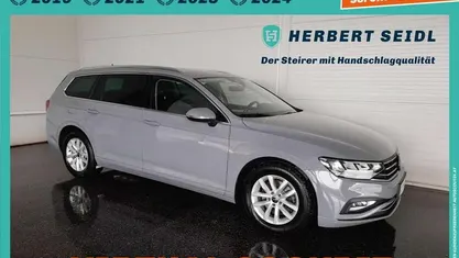 Gebraucht VW Passat Pro 150 PS (110 kW) 2022 Kombi