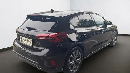 Schwarz Gebraucht 2024 Ford Focus ST-Line Limousine | € 25.490 (Fairer Preis)