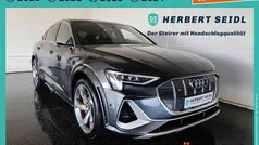 Grau Gebraucht 2022 Audi e-tron S-Line SUV | € 54.970 (Fairer Preis)