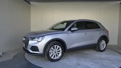 Silber metallic Neu 2025 Audi Q3 Ambiente SUV | € 43.990 (Fairer Preis)