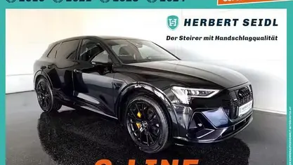 Gebraucht Audi e-tron Black Edition 300 kW (408 PS) 2022 Schwarz SUV