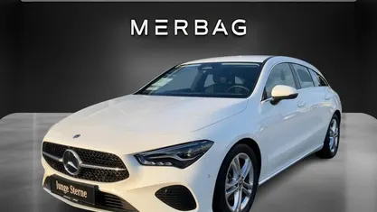Gebraucht Mercedes CLA180 Shooting Brake Edition 116 PS (85 kW) 2024 Polarweiß Kombi