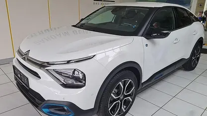 Banquiseweiss Gebraucht 2023 Citroën e-C4 Shine Limousine | € 20.990 (Fairer Preis)