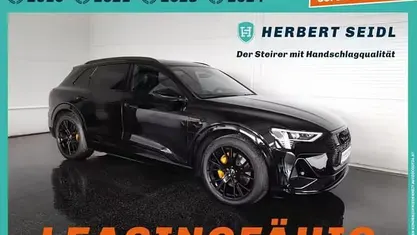 Gebraucht Audi e-tron Black Edition 300 kW (408 PS) 2022 Schwarz SUV