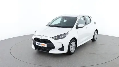 Weiß Gebraucht 2024 Toyota Yaris Active Limousine | € 19.190 (Fairer Preis)