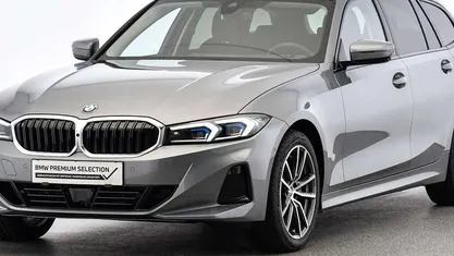 Grau Gebraucht 2024 BMW 318 Efficient Dynamics Kombi | € 42.800 (Fairer Preis)