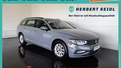 Grau Gebraucht 2022 VW Passat Business Kombi | € 22.480 (Fairer Preis)