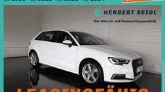 Weiß Gebraucht 2020 Audi A3 Sportback e-tron Sport Limousine | € 20.980 (Fairer Preis)