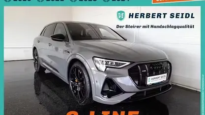 Grau Gebraucht 2022 Audi e-tron Black Edition SUV | € 46.880 (Fairer Preis)