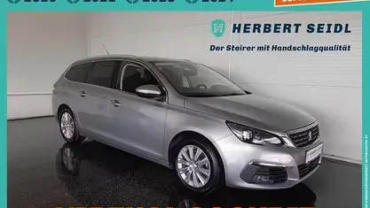 Silber Gebraucht 2021 Peugeot 308 SW Kombi | € 15.480 (Fairer Preis)
