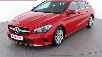 Rot Gebraucht 2016 Mercedes CLA200 Shooting Brake Urban Kombi | € 20.390 (Fairer Preis)