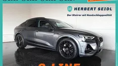 Grau Gebraucht 2022 Audi e-tron Black Edition SUV | € 37.880 (Guter Preis)