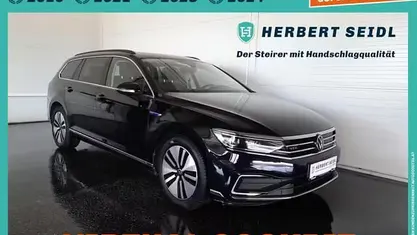Gebraucht VW Passat Pro 156 PS (114 kW) 2022 Kombi