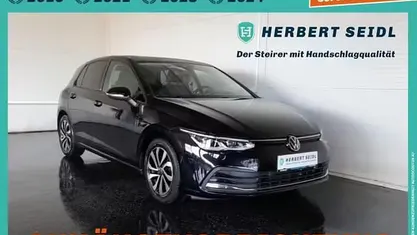 Gebraucht VW Golf VIII Active 150 PS (110 kW) 2022 Deepblackperleffekt Limousine