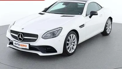 Weiß Gebraucht 2018 Mercedes SLC180 AMG line Cabrio | € 30.990
