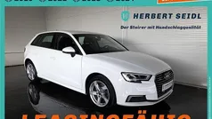 Weiß Gebraucht 2020 Audi A3 Sportback e-tron Sport Limousine | € 21.980 (Fairer Preis)