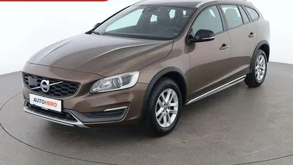 Gebraucht Volvo V60 CC Business Edition 150 PS (110 kW) 2015 Kombi