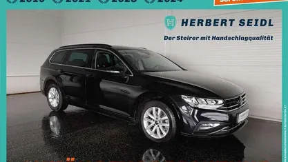 Gebraucht VW Passat Business 150 PS (110 kW) 2022 Deep black perleffekt Kombi