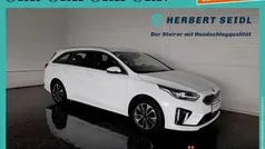 Weiß Gebraucht 2021 Kia Ceed Sportswagon Kombi | € 19.880 (Fairer Preis)