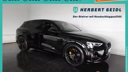 Schwarz Gebraucht 2022 Audi e-tron Black Edition SUV | € 36.880 (Guter Preis)