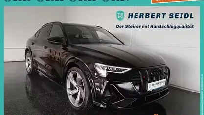 Gebraucht Audi e-tron S-Line 369 kW (503 PS) 2022 Brillantschwarz SUV