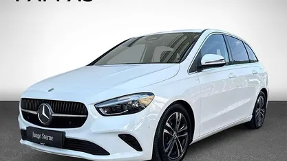 Weiß Gebraucht 2024 Mercedes 180 Edition Limousine | € 34.950 (Fairer Preis)