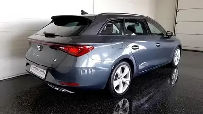 Grau Gebraucht 2022 Seat Leon ST FR-Line Kombi | € 20.880 (Fairer Preis)